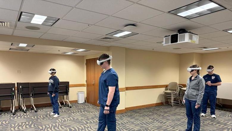 Penn State Altoona nursing students using virtual reality